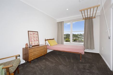 Photo of property in 42 Downes Street, Titahi Bay, Porirua, 5022