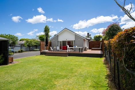 Photo of property in 15 Hamilton Road, Cambridge, 3434