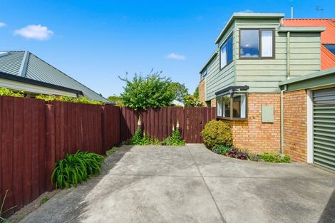 Photo of property in 2/4 Gatonby Place, Avonhead, Christchurch, 8042