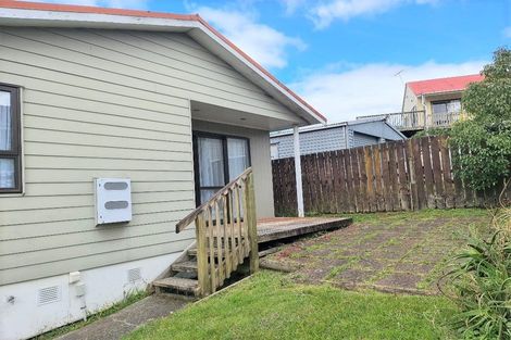 Photo of property in 28 Beauchamp Drive, Massey, Auckland, 0614