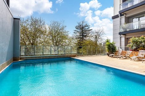 Photo of property in Highgate Towers, 5e/8 Howe Street, Freemans Bay, Auckland, 1011