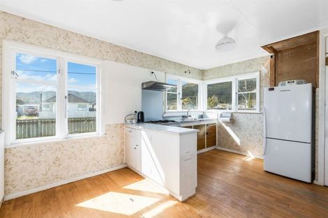 Photo of property in 32 Norfolk Street, Wainuiomata, Lower Hutt, 5014