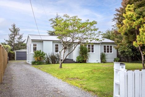 Photo of property in 10 Kent Street, Carterton, 5713