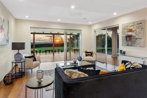 Photo of property in 162 Point View Drive, East Tamaki Heights, Auckland, 2016