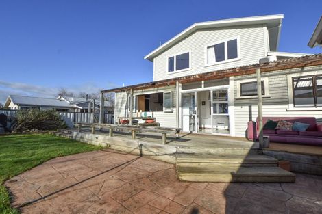 Photo of property in 17 Wakelin Street, Carterton, 5713