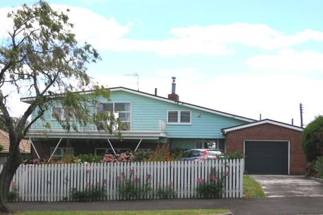 Photo of property in 5a Bolton Street, Blockhouse Bay, Auckland, 0600