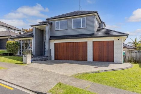 Photo of property in 42 Seresin Crescent, Flat Bush, Auckland, 2016