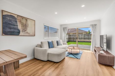 Photo of property in 5 Moravale Lane, Flat Bush, Auckland, 2016