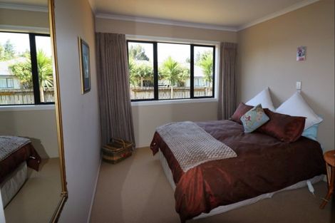 Photo of property in 8a Allan Street, Dannevirke, 4930