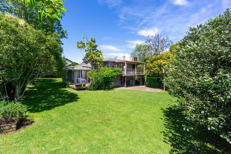 Photo of property in 2 Phillip Parade, Forrest Hill, Auckland, 0620