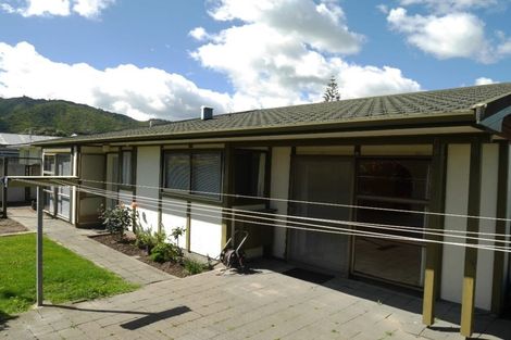 Photo of property in 63a Ngaio Road, Waikanae, 5036