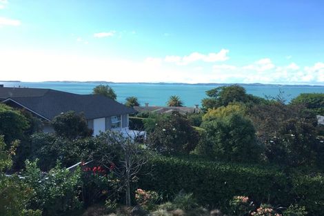 Photo of property in 1a Burford Place, Mellons Bay, Auckland, 2014