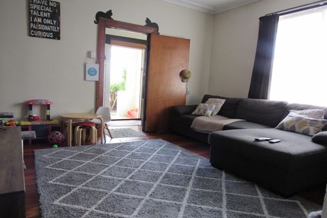 Photo of property in 42 Waihi Road, Hawera, 4610