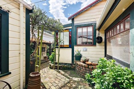 Photo of property in 7 Poplar Grove, Thorndon, Wellington, 6011