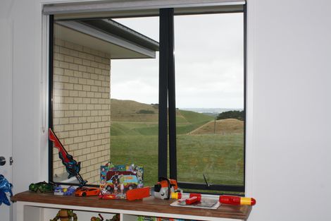 Photo of property in 23 Bird Road, Otaua, Waiuku, 2682