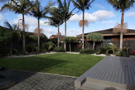 Photo of property in 22 Sturges Road, Henderson, Auckland, 0612