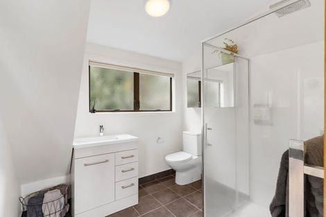 Photo of property in 1/305 Glenfield Road, Glenfield, Auckland, 0629