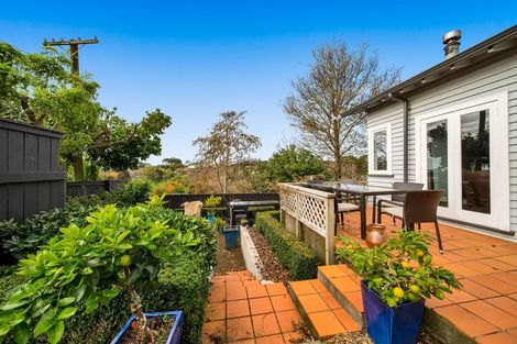 Photo of property in 1 Barrett Street, Westown, New Plymouth, 4310