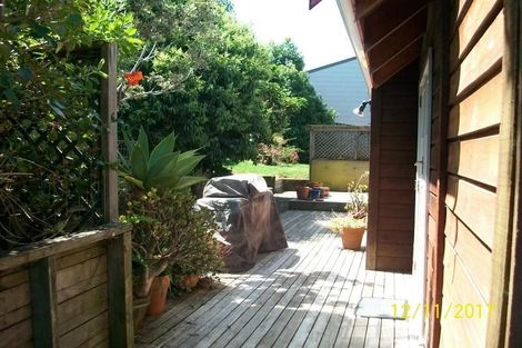 Photo of property in 10 Kayle Glen, West Harbour, Auckland, 0618