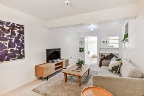 Photo of property in 37 York Road, Titirangi, Auckland, 0604