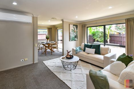Photo of property in 22 Croftview Road, Wattle Downs, Auckland, 2103