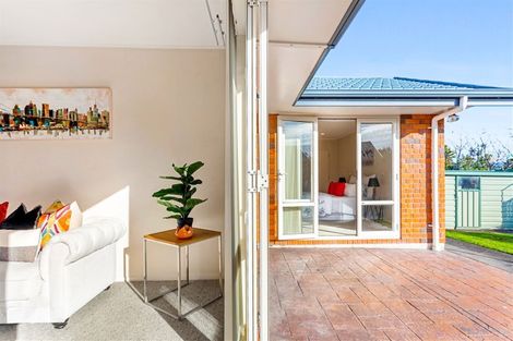 Photo of property in 57 Kingdale Road, Henderson, Auckland, 0610