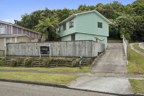 Photo of property in 50 Cardiff Crescent, Cannons Creek, Porirua, 5024