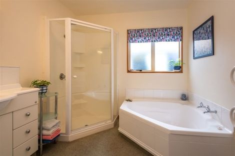 Photo of property in 2 Pentonville Close, Westmorland, Christchurch, 8025