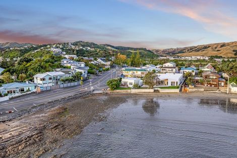 Photo of property in 5 Beach Road, Plimmerton, Porirua, 5026