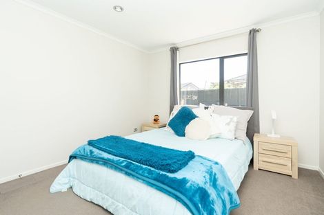 Photo of property in 28 Whitney Place, Rototuna North, Hamilton, 3210