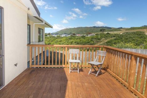 Photo of property in 59a Whanga Crescent, Titahi Bay, Porirua, 5022