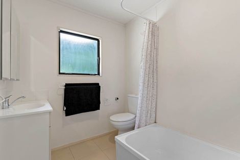 Photo of property in 899a East Coast Road, Northcross, Auckland, 0632
