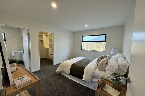 Photo of property in 24 Paradise Way, Halswell, Christchurch, 8025