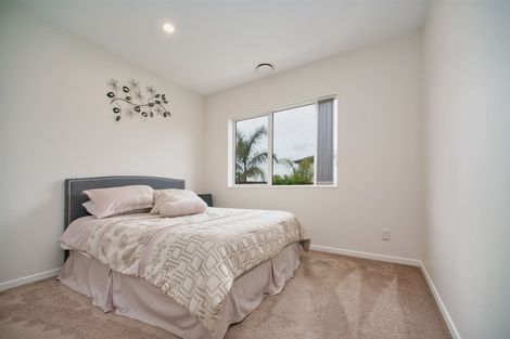 Photo of property in 11 San Casello Rise, Henderson, Auckland, 0612