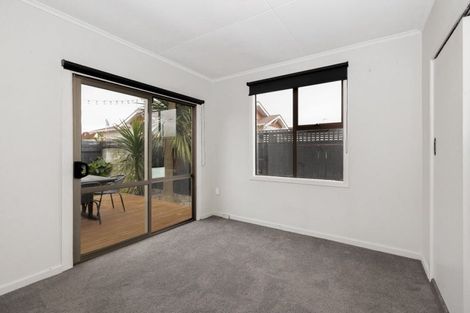 Photo of property in 76a Wood Street, Takaro, Palmerston North, 4410