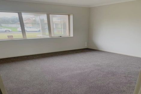 Photo of property in 16 Speyside Crescent, Flat Bush, Auckland, 2016