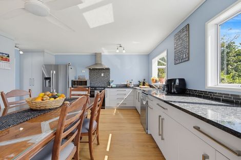 Photo of property in 16 Hydro Road, Edgecumbe, 3120