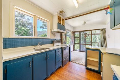 Photo of property in 51 Lowry Crescent, Stokes Valley, Lower Hutt, 5019