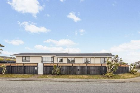 Photo of property in 166 Mark Avenue, Grenada Village, Wellington, 6037