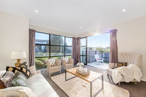 Photo of property in 21 Botanical Drive, Silverdale, 0932