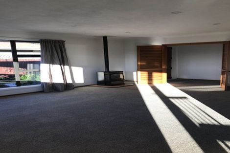 Photo of property in 1/5 Rhyl Place, Bryndwr, Christchurch, 8053