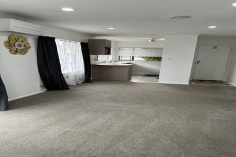 Photo of property in 13 Sandwick Drive, Weymouth, Auckland, 2103