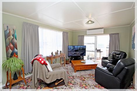 Photo of property in 40 Cook Street, Foxton, 4814