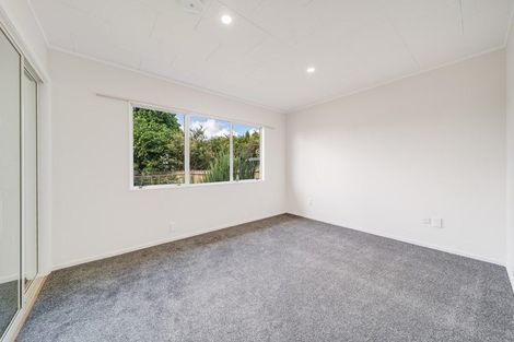 Photo of property in 2 Netherlands Avenue, Kelston, Auckland, 0602