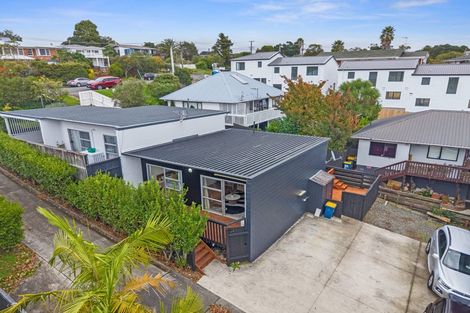 Photo of property in 68b Colwill Road, Massey, Auckland, 0614