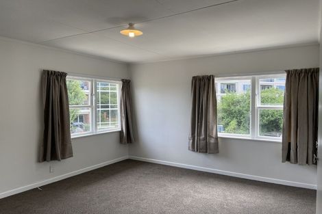 Photo of property in 28 Bracken Street, Petone, Lower Hutt, 5012