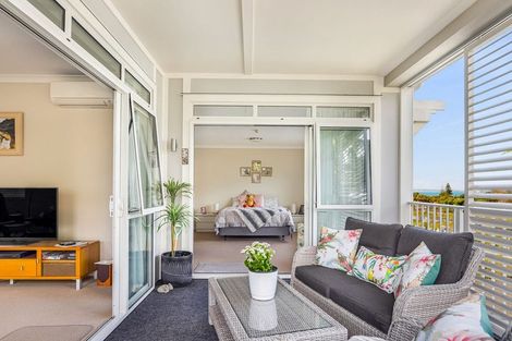 Photo of property in 72 Landmark Terrace, Orewa, 0931