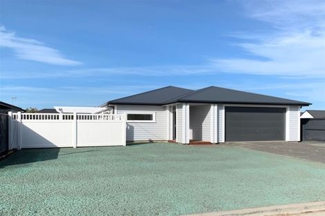 Photo of property in 29 Valour Drive, Rangiora, 7400