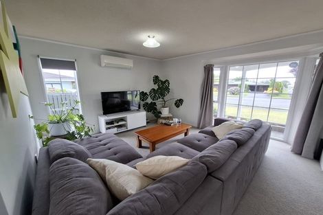 Photo of property in 42 Branch Road, Highlands Park, New Plymouth, 4312