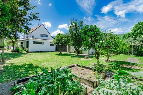 Photo of property in 54 Sylvan Avenue, Waikanae, 5036